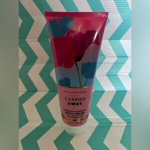 Bath & Body Works NEW Ultimate Hydrating Body Cream - Carried Away